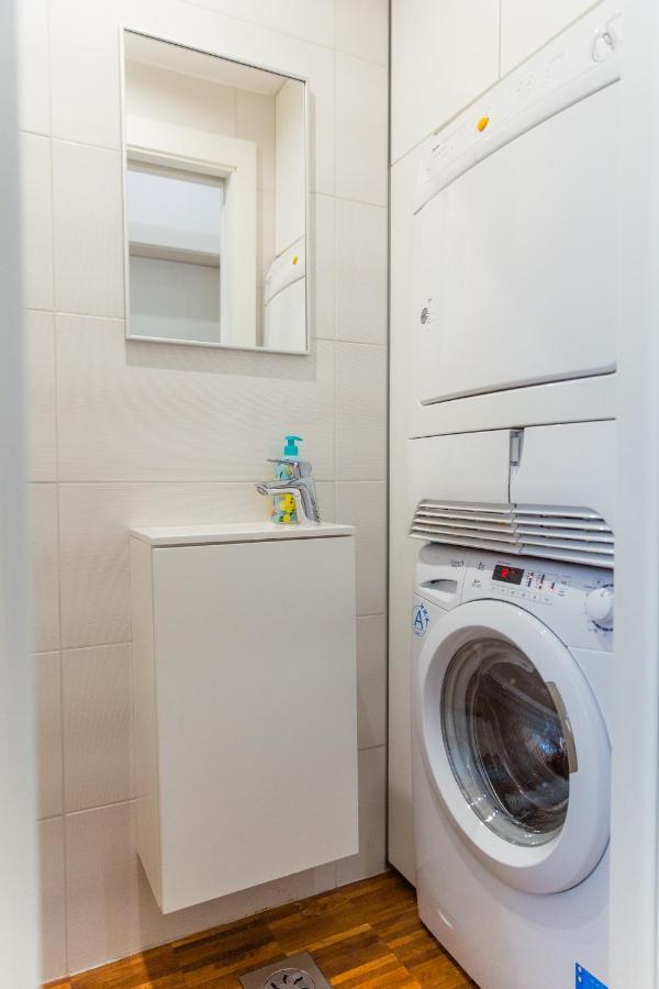 Top Location City Centre Condo In Historic Building With Free Garage Parking Ljubljana Exterior photo
