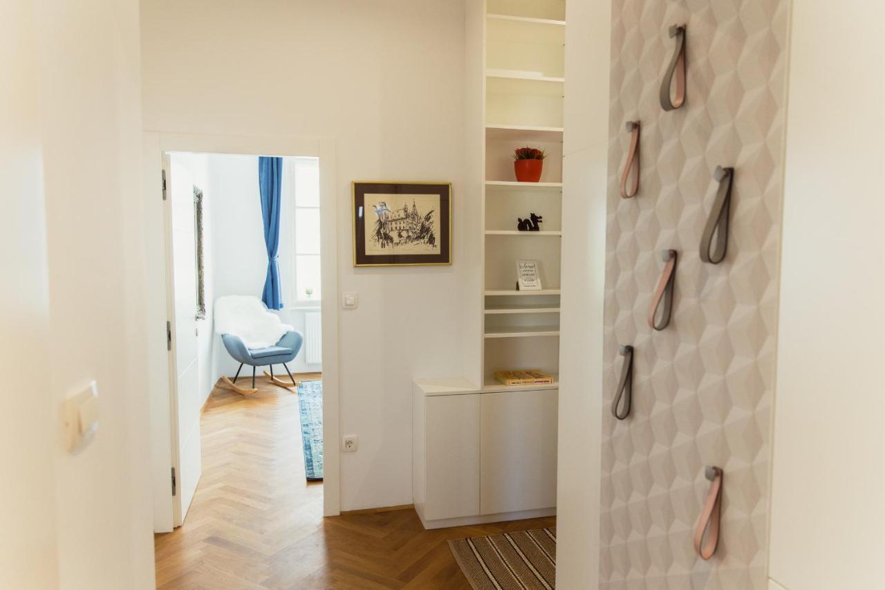 Top Location City Centre Condo In Historic Building With Free Garage Parking Ljubljana Exterior photo